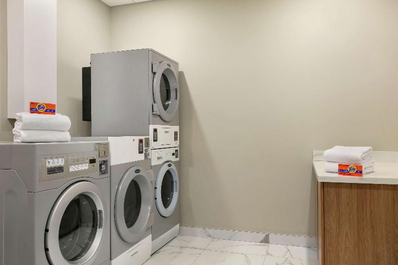 酒店 Embassy Suites By Hilton Montreal Airport