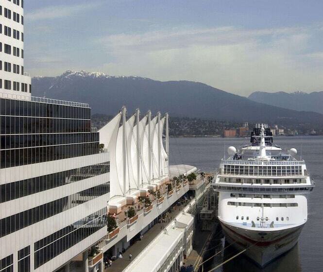 فندق Fairmont Waterfront