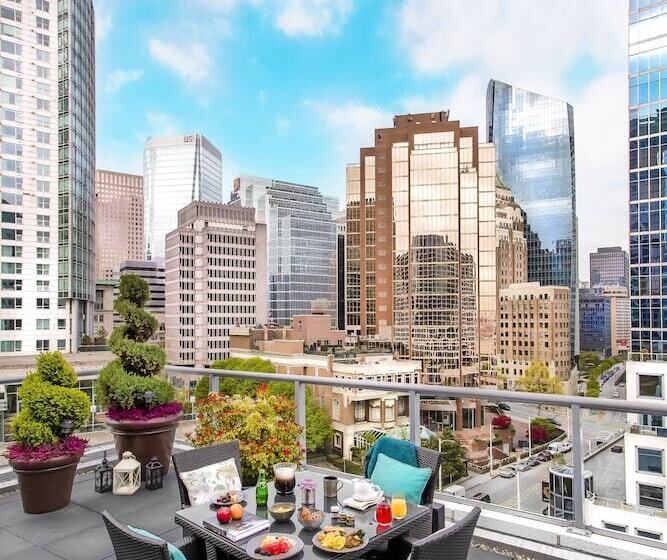 فندق Fairmont Waterfront