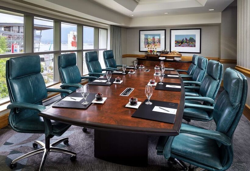 فندق Fairmont Waterfront