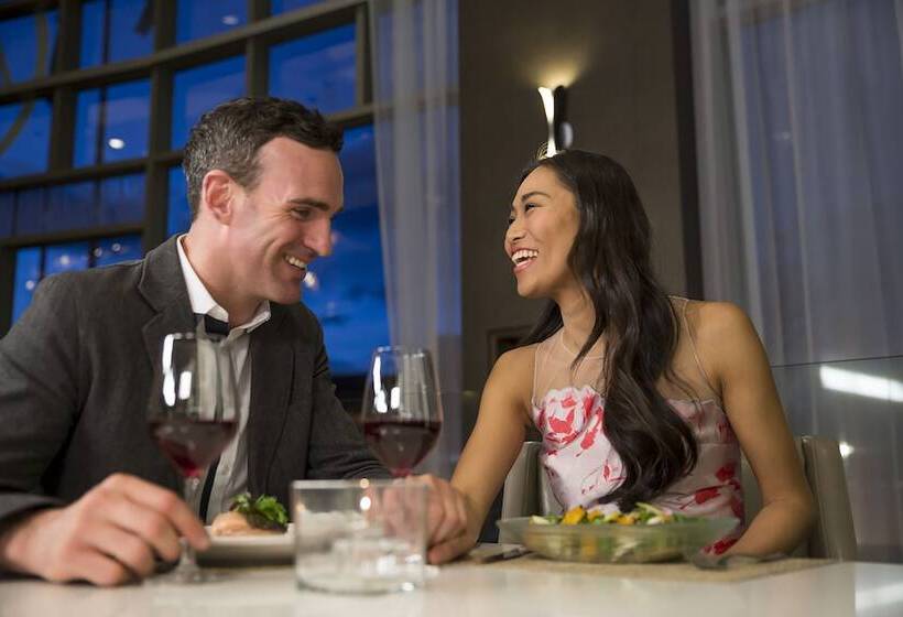 فندق Fairmont Waterfront