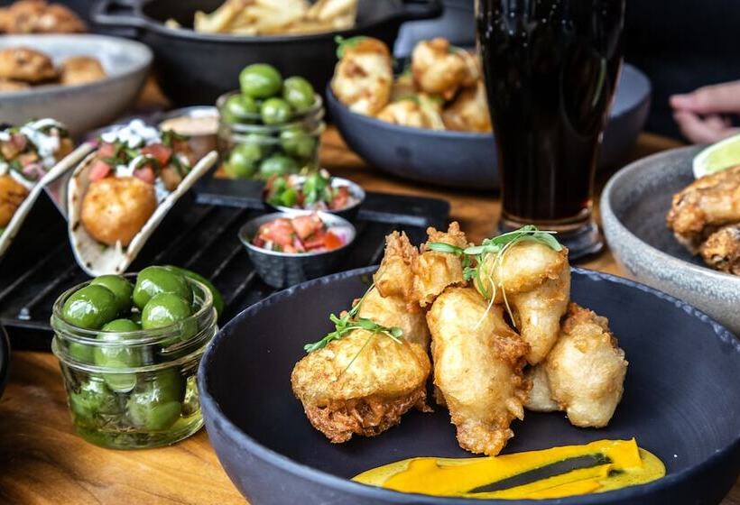 فندق Fairmont Waterfront