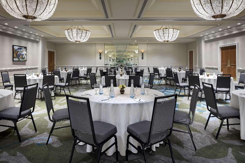 فندق Fairmont Waterfront