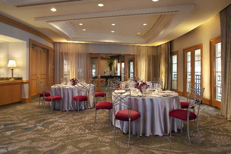 فندق Fairmont Waterfront