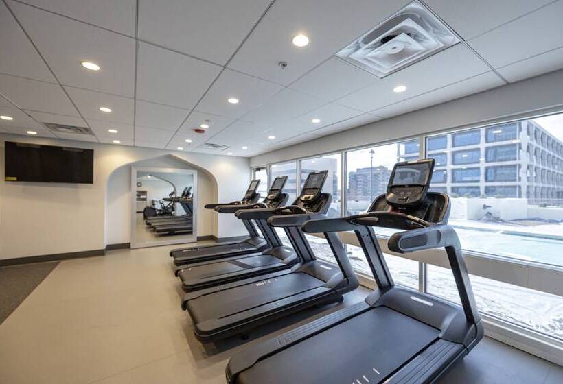 هتل Hilton Kansas City Country Club Plaza