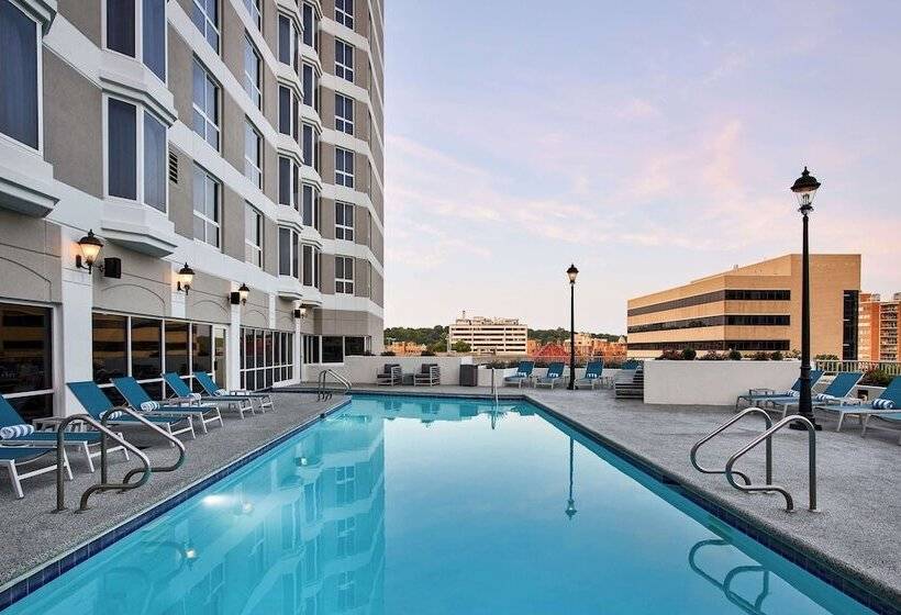 فندق Hilton Kansas City Country Club Plaza