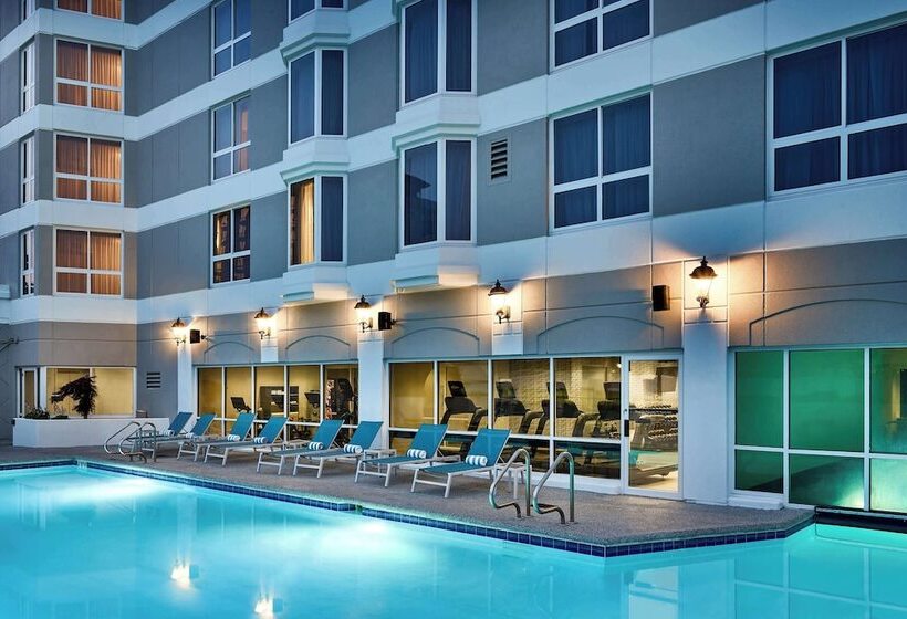 هتل Hilton Kansas City Country Club Plaza