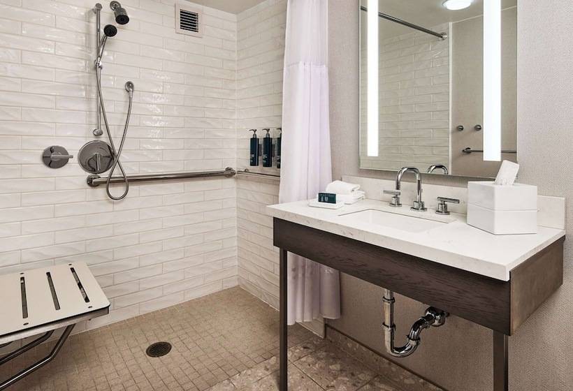 فندق Hilton Kansas City Country Club Plaza