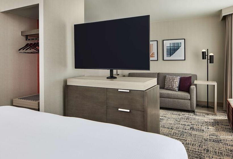 فندق Hilton Kansas City Country Club Plaza