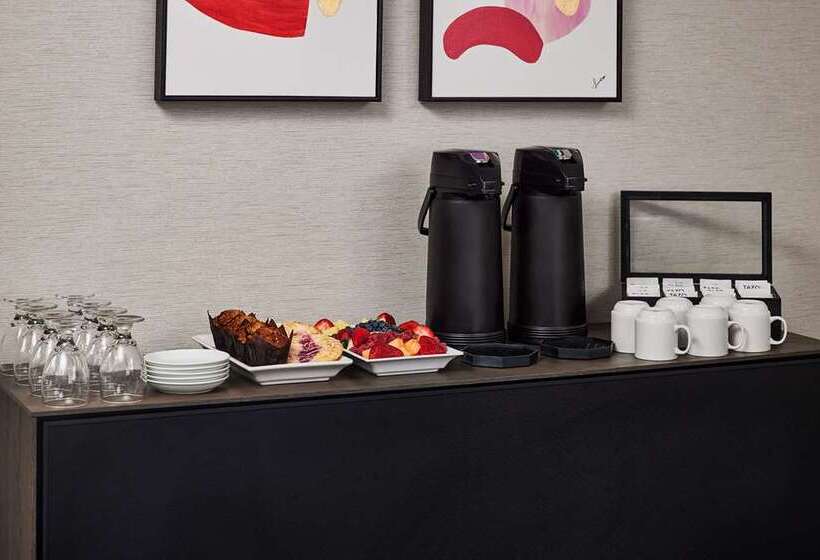 فندق Hilton Kansas City Country Club Plaza