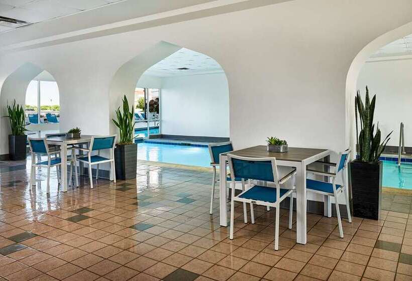 فندق Hilton Kansas City Country Club Plaza