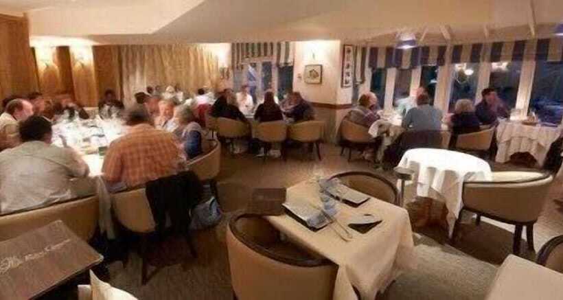 Отель Restaurant Le Rive Gauche