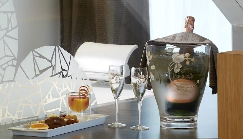 Отель Restaurant Le Rive Gauche