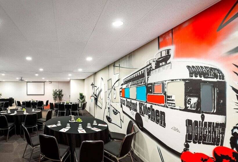 Ibis Melbourne Hotel And Apartments