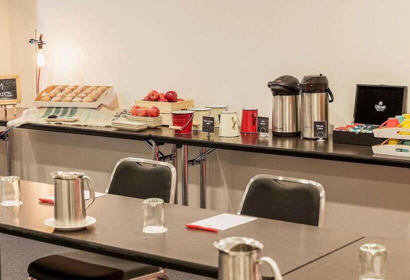 Ibis Melbourne Hotel And Apartments