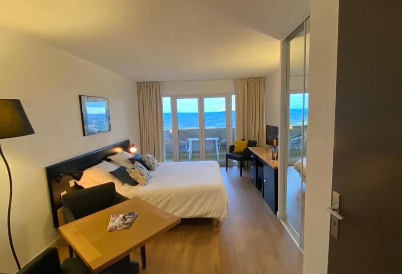 Отель Le Relais De Castelnau