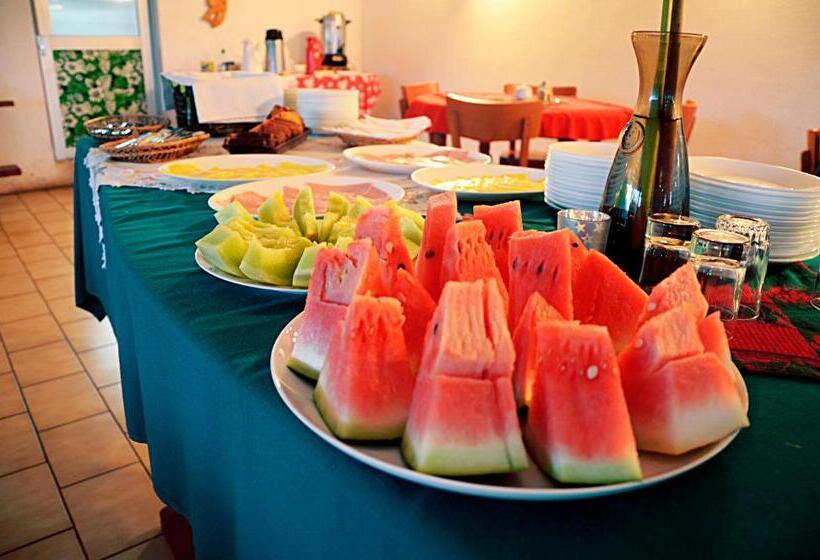 בית מלון כפרי Manutara