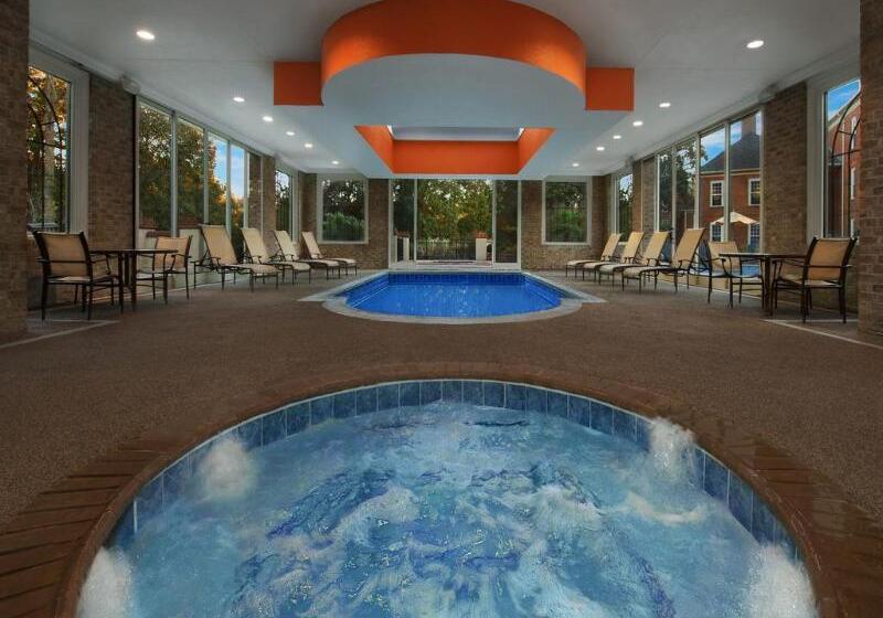 Отель Marriott's Manor Club at Ford's Colony