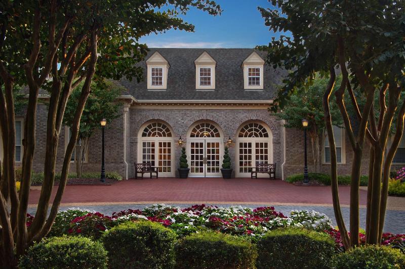 Отель Marriott's Manor Club at Ford's Colony