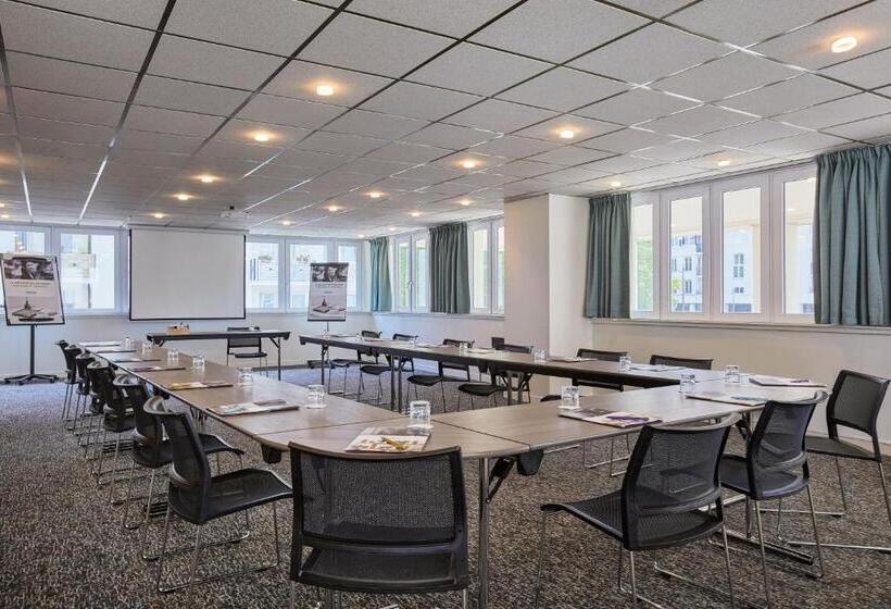 בית מלון כפרי Mercure Marne La Vallee Bussy St Georges