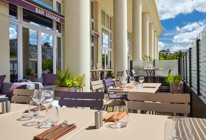 בית מלון כפרי Mercure Marne La Vallee Bussy St Georges