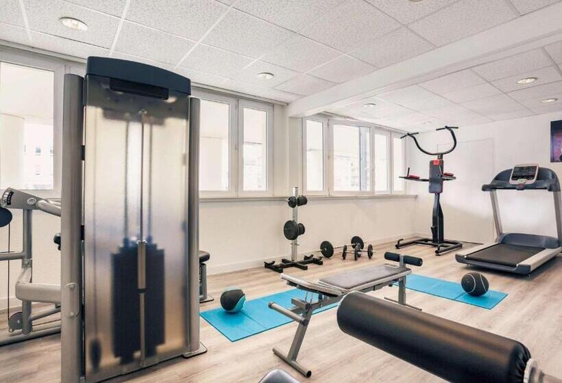 בית מלון כפרי Mercure Marne La Vallee Bussy St Georges