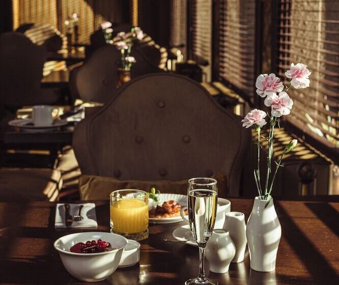 Metropole Hotel By Semarah