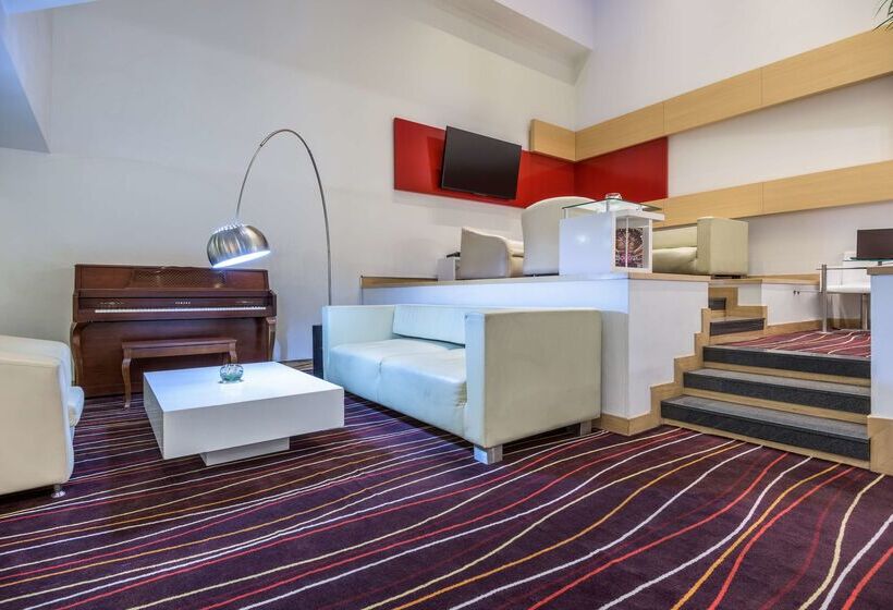 בית מלון כפרי Avani Royal Zona T Bogotá