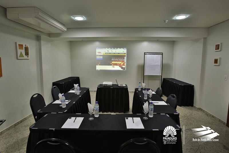 Отель Paiaguas Palace