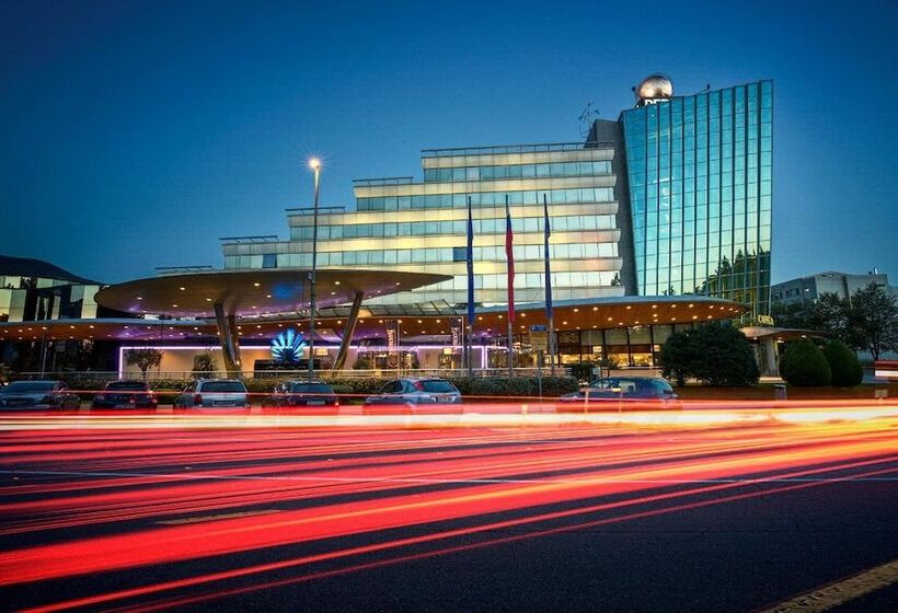 هتل Perla, Resort & Entertainment