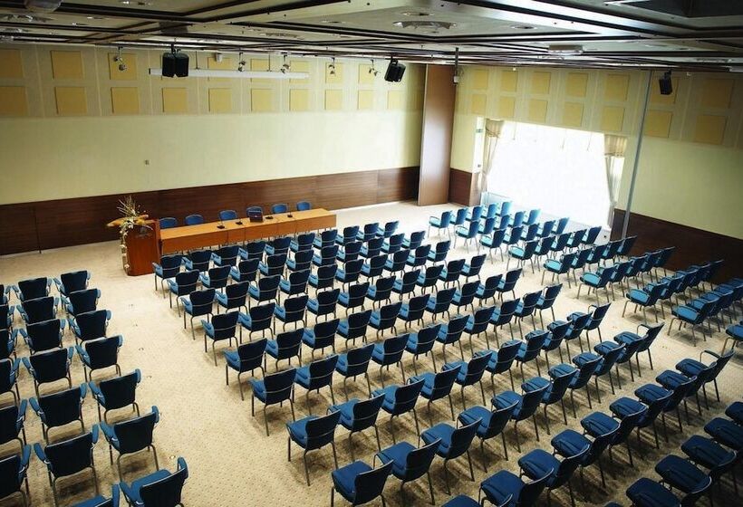 هتل Perla, Resort & Entertainment