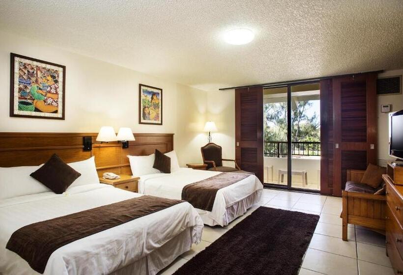 בית מלון כפרי Pacific Islands Club Saipan