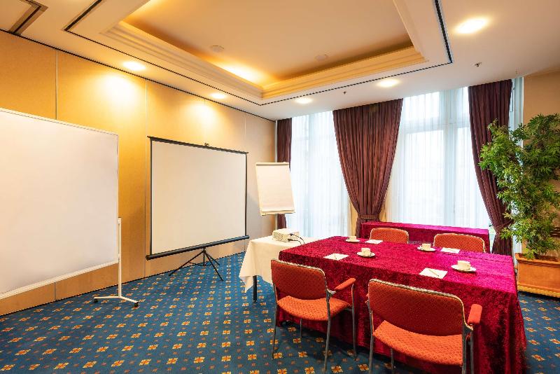 Plaza Premium Schwerin Sure Hotel Collection By Best Western