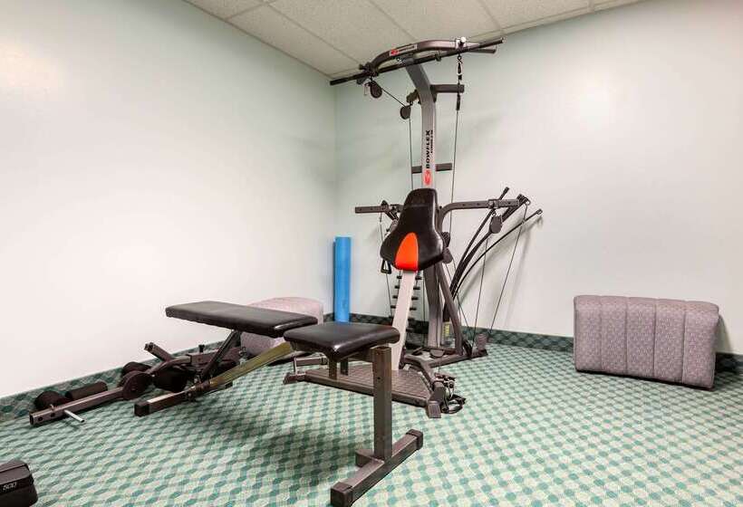 Отель Quality Inn