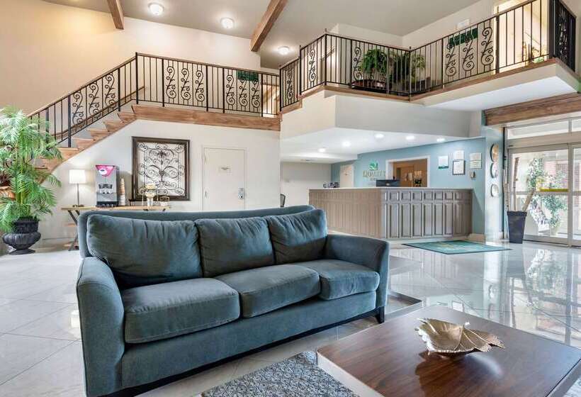 Отель Quality Inn