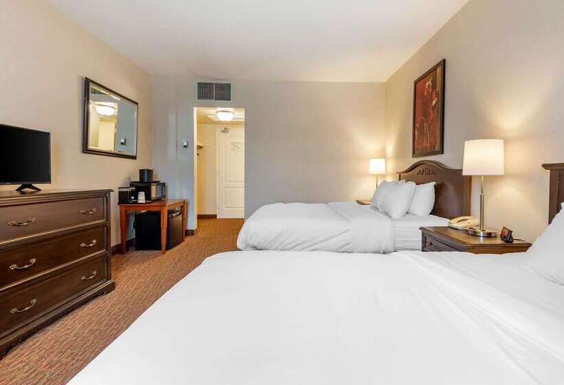 Отель Quality Inn