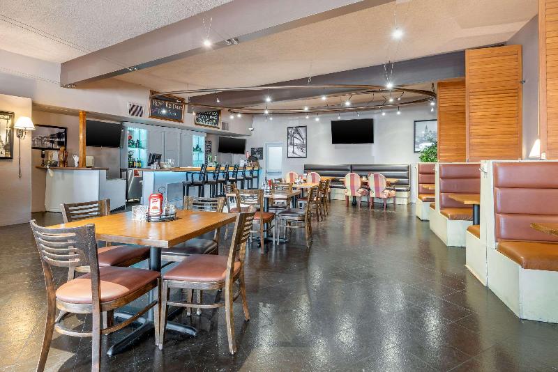 Отель Quality Inn