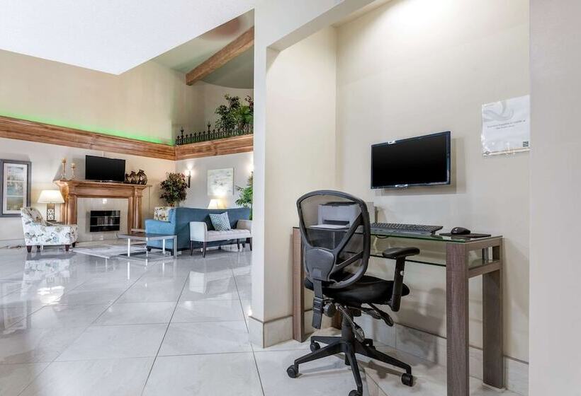 Отель Quality Inn