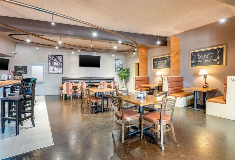 Отель Quality Inn