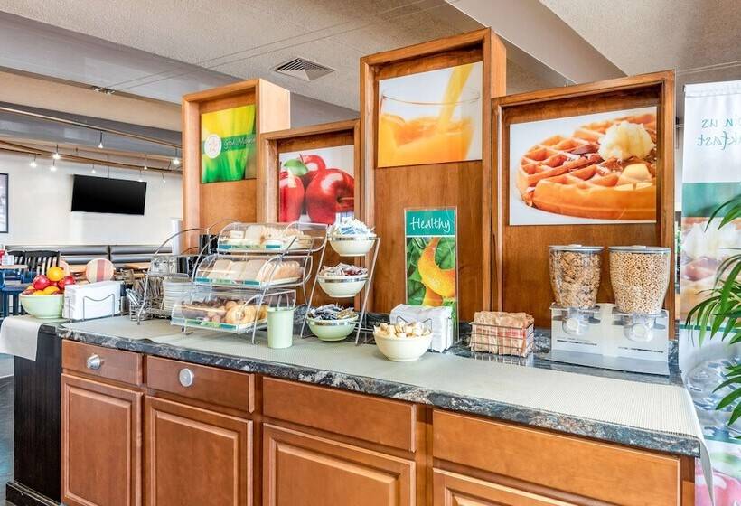 Отель Quality Inn