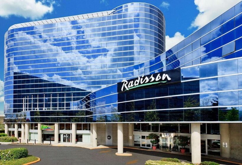 Radisson Hotel Vancouver Airport