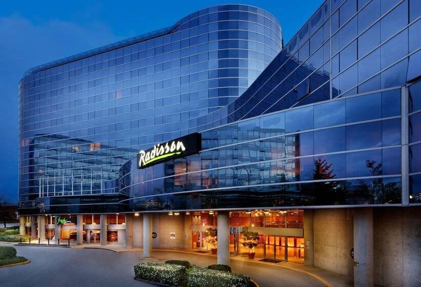 Radisson Hotel Vancouver Airport