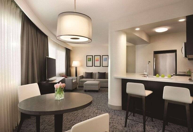 Radisson Hotel Vancouver Airport