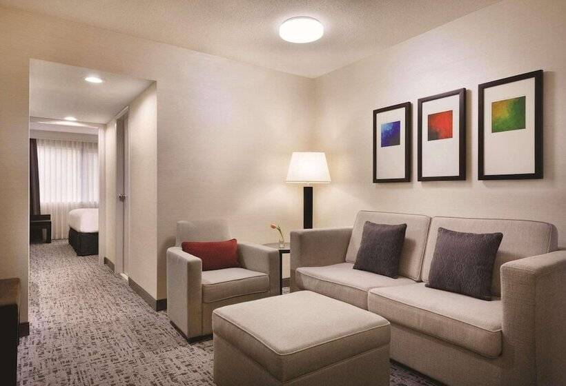 Radisson Hotel Vancouver Airport