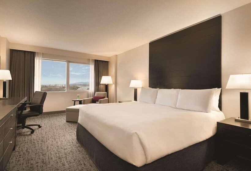 Radisson Hotel Vancouver Airport