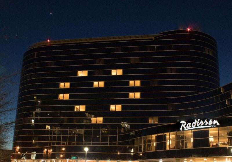 Radisson Hotel Vancouver Airport