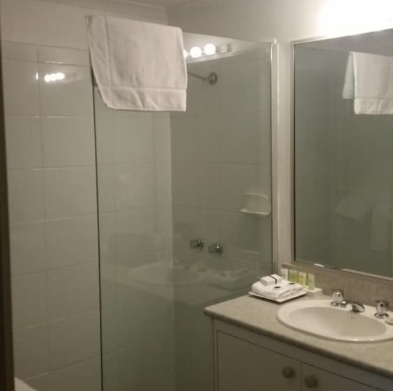 בית מלון כפרי Ringwood Lake Inn