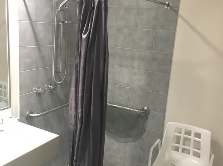 בית מלון כפרי Ringwood Lake Inn