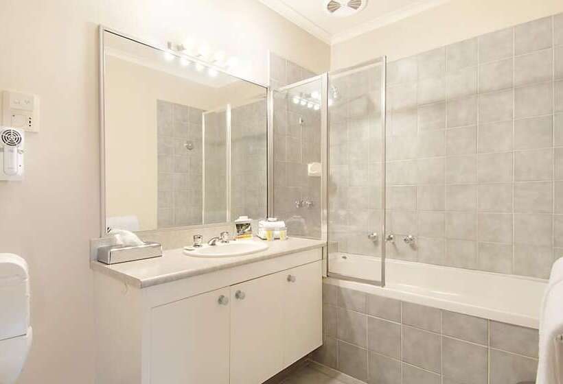 בית מלון כפרי Ringwood Lake Inn