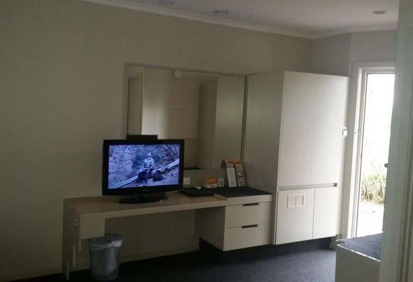 בית מלון כפרי Ringwood Lake Inn